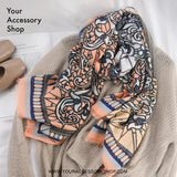 Caroline Scarf